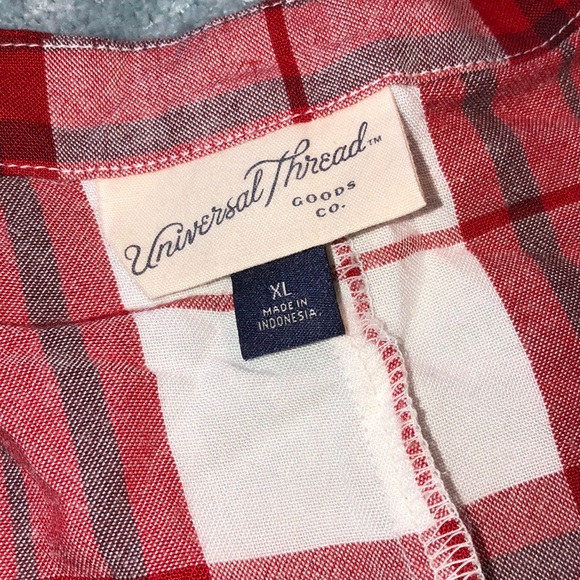 Universal Thread 🧵 Crop Top - Picture 2 of 6